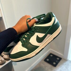 Men’s green Michigan dunks